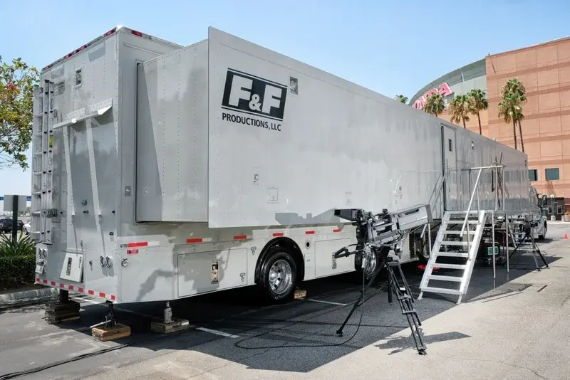 SPECIALIZED SYSTEMS.BUILT TO MOVE.